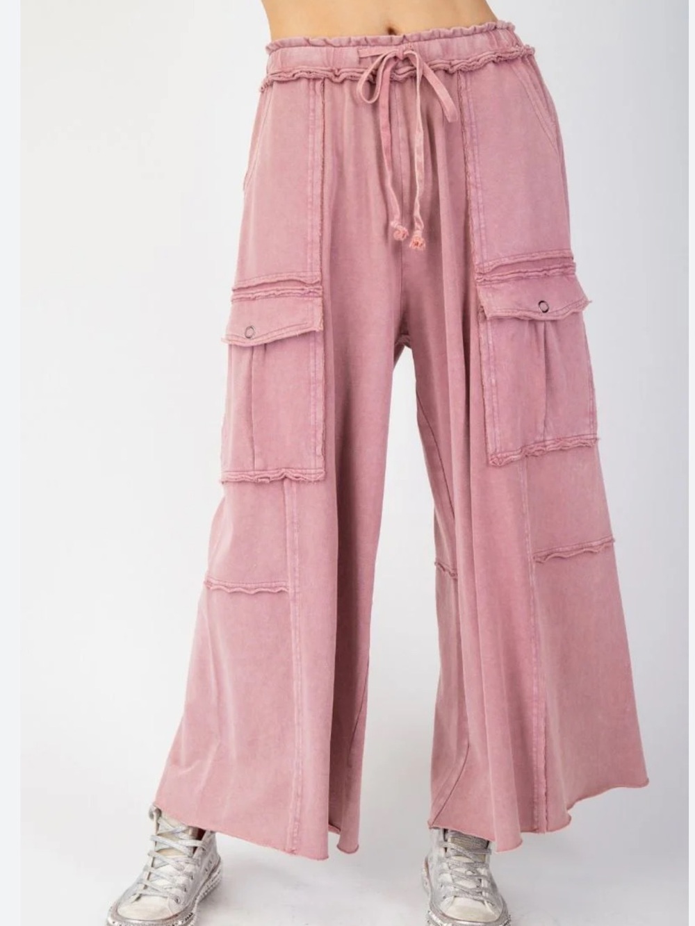Easel feeling so good mineral washed wide leg cargo pants in faded plum sweats